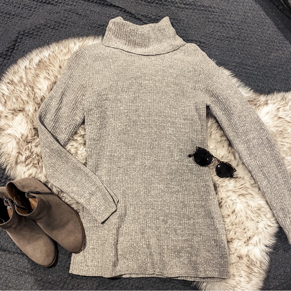 Banana Republic Sweater Turtle Neck